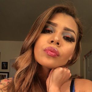 Meet your Posher, Helen